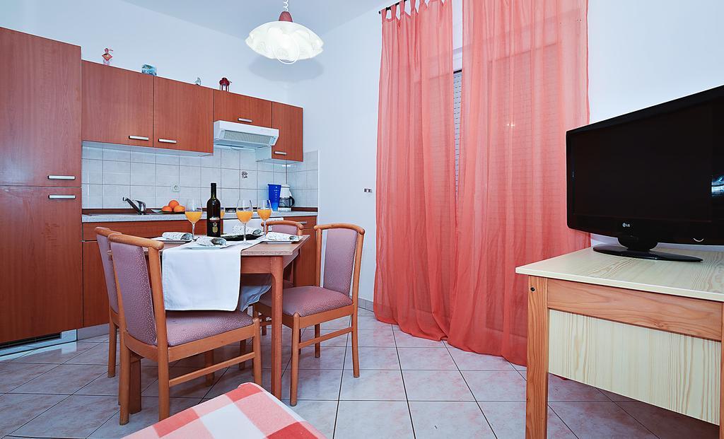 Apartments Lucija Sukosan Ngoại thất bức ảnh
